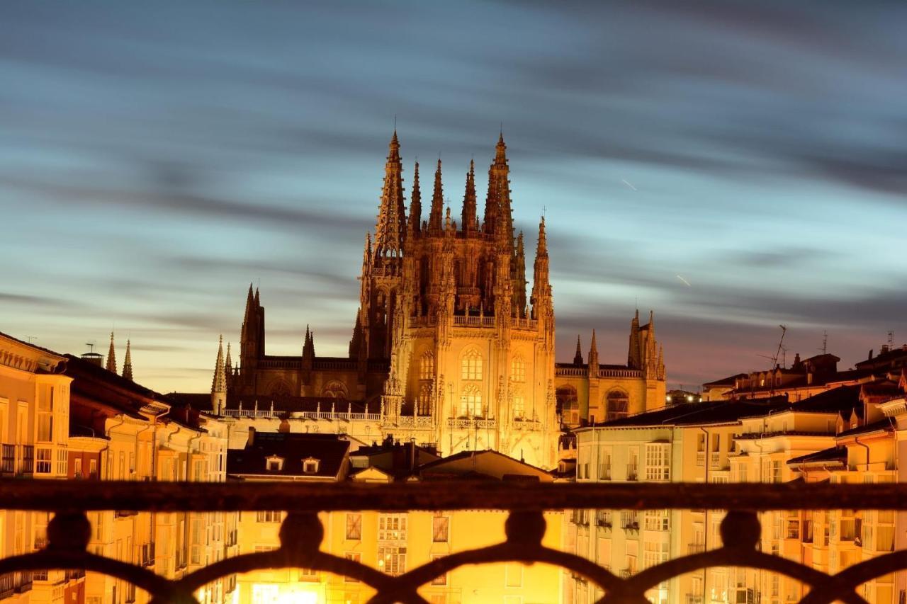 Atuaire Home Preciosa Vivienda Vistas A La Catedral Parking Incluido Burgo Exterior foto